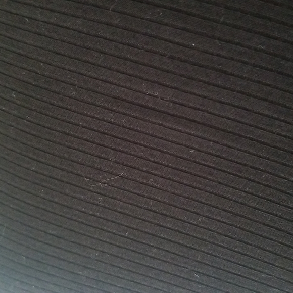 Garage Black Top with cut out back medium - Picture 4 of 4